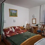 Mia Ξενοδοχείο με διαμερίσματα 3*