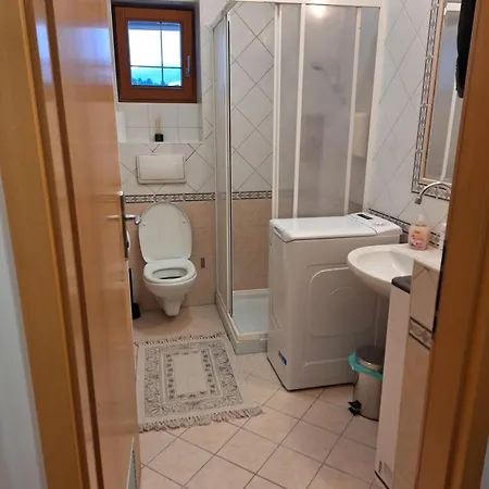 Ξενοδοχείο με διαμερίσματα Mia Zreče