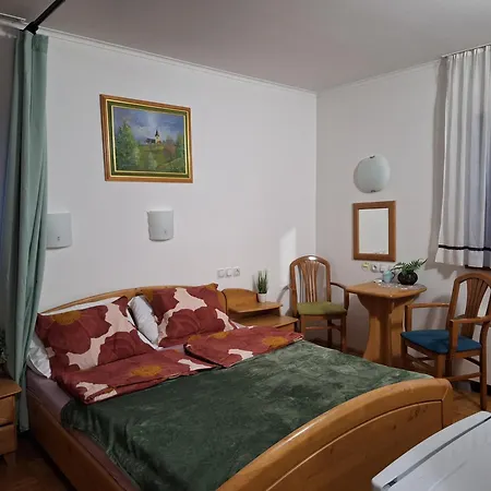 Mia Ξενοδοχείο με διαμερίσματα 3*