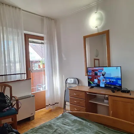 Ξενοδοχείο με διαμερίσματα Mia 3*